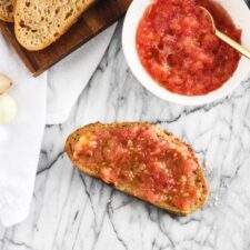 Pan con Tomate (Spanish Tomato Toast)
