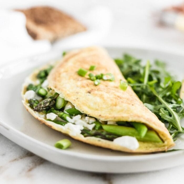 Easy Asparagus and Goat Cheese Omelet