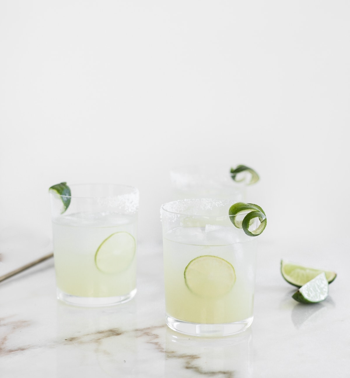 Skinny Margarita Recipe (Pitcher Margaritas) - The Wooden Skillet