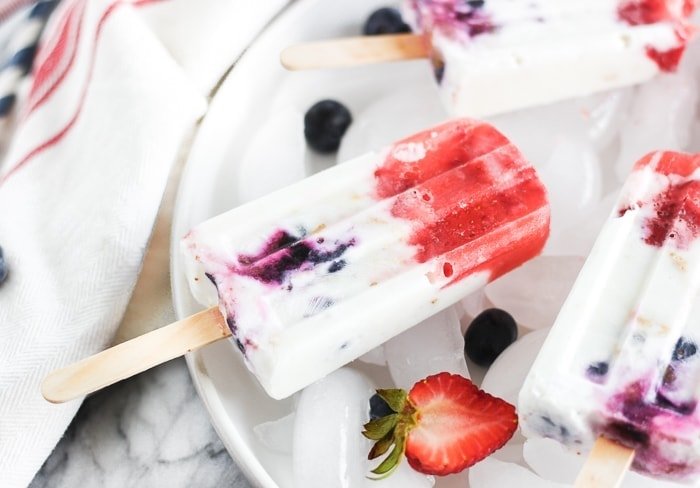 Berry Parfait Yogurt Popsicles {Healthy and Tasty Treat!} –
