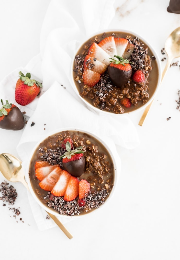 Dark Chocolate Strawberry Overnight Oats - rachLmansfield