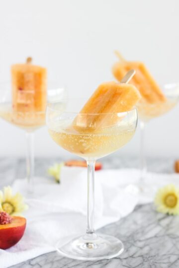 Peach Bellini Pops with Prosecco - Lively Table