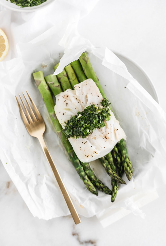 Lemon Asparagus Fish En Papillote - Lively Table