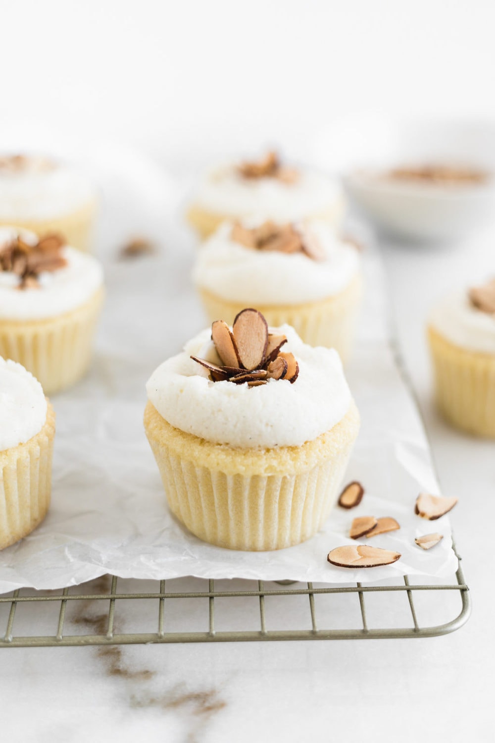 Easy Burnt Almond Cupcakes Lively Table