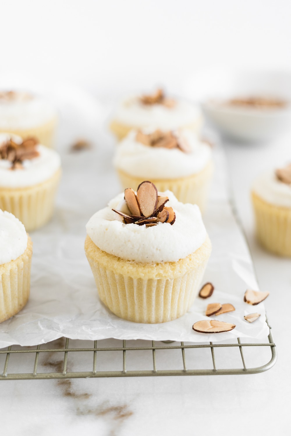 Easy Burnt Almond Cupcakes Lively Table