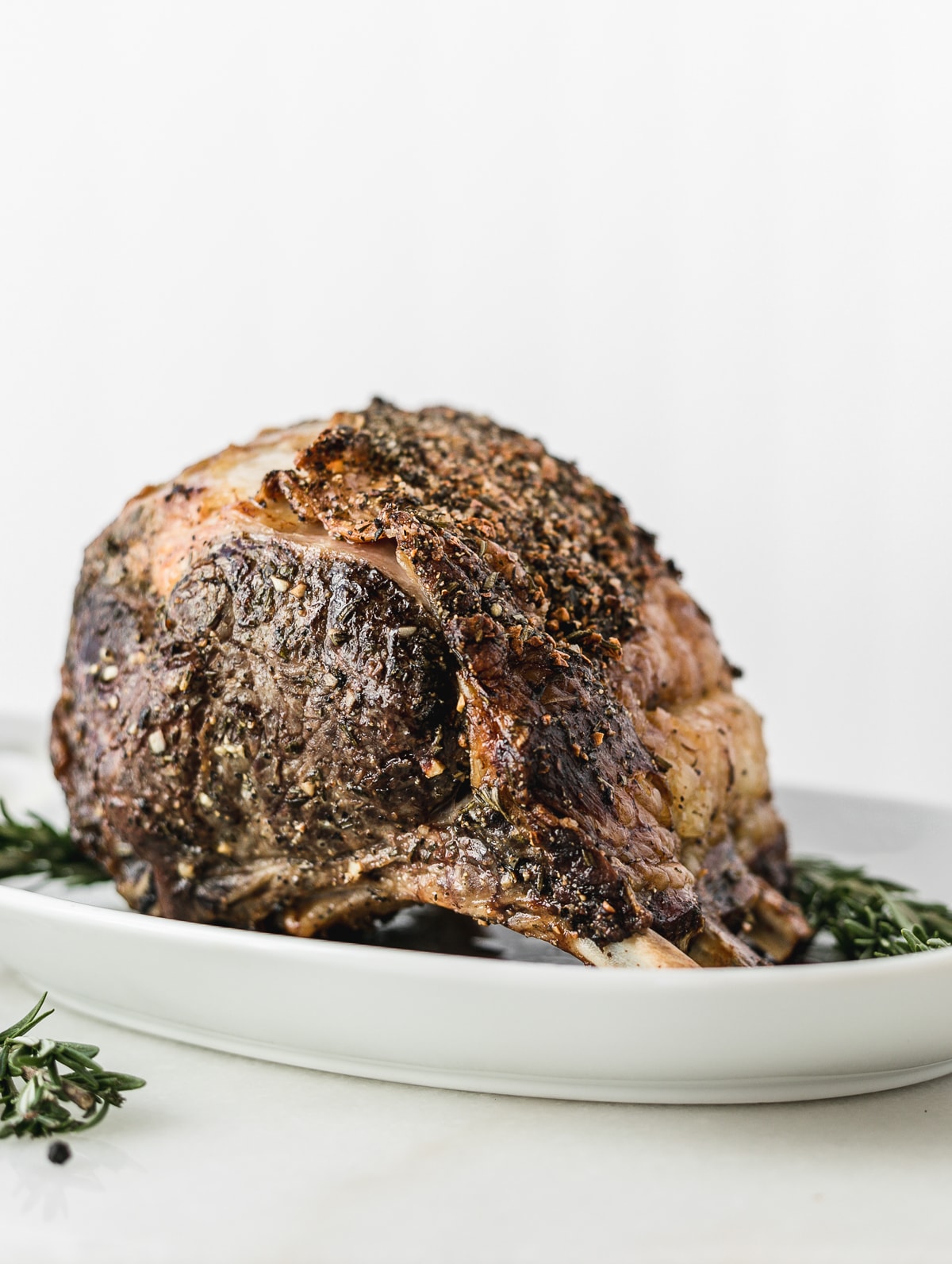 Rosemary Crusted Beef Rib Roast On The Grill Lively Table