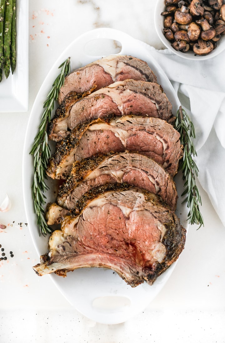 Rosemary Crusted Beef Rib Roast On The Grill Lively Table