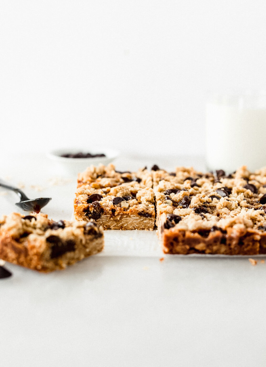 Caramel Chocolate Chip Oat Bars (Copycat Potbelly Dream Bars) Lively