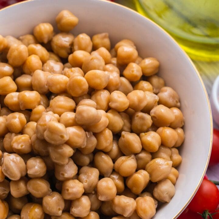 How to Cook Chickpeas (Stovetop and Instant Pot)