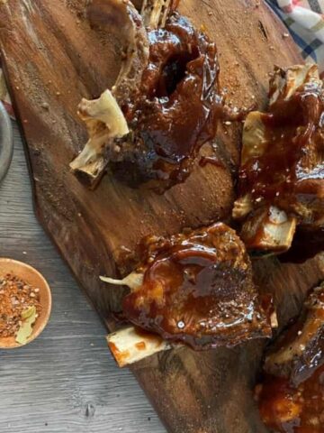 Backyard Cooks Started Making BBQ Ribs Before The Grill Was Even Hot