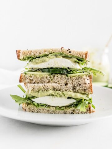 One Sandwich Trick Started Stopping Ingredients From Falling Out