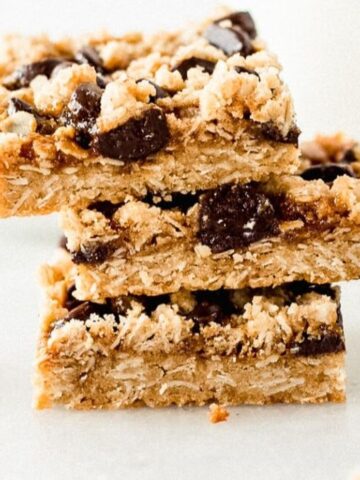 These Caramel Oat Bars Started Replacing Bakery Dessert Runs
