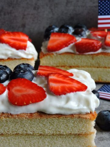This Simple Berry-Topped Cake Keeps Showing Up At Fourth Of July Gatherings