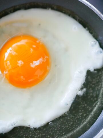 Don’t Need a Frying Pan to Make a Fried Egg in Under a Minute