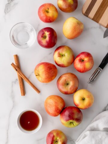 This Slow Cooker Apple Recipe Feels Like Something Grandma Would Make