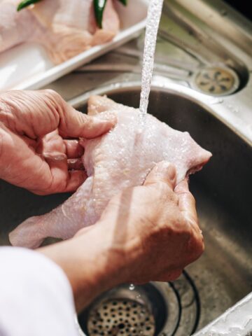 I Thought Washing Raw Chicken Made It Cleaner Until I Read USDA’s Warning