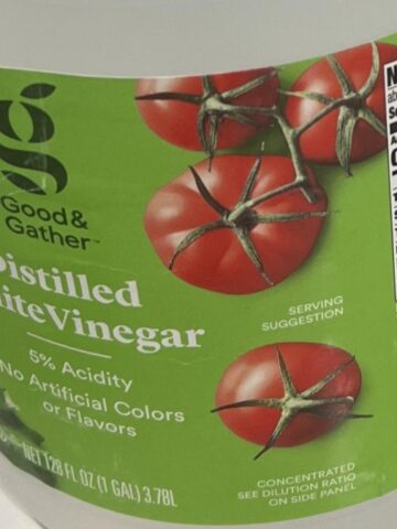 Mixing Vinegar and Dish Soap Works