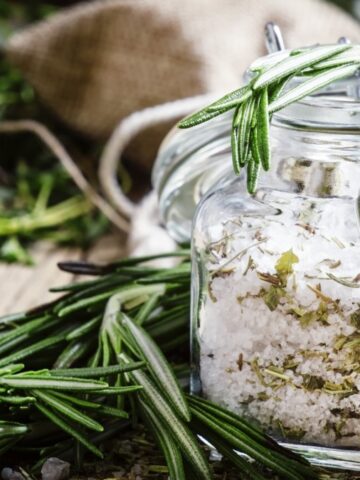 People Are Putting Rosemary and Salt in Jars, but What Does It Actually Do