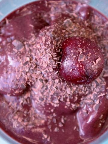 This 5-Minute Smoothie Gets Its Flavor From Black Forest Cake