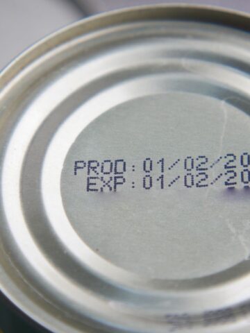 Few People Know the Difference Between Best By, Sell By, and Use By Dates on Food